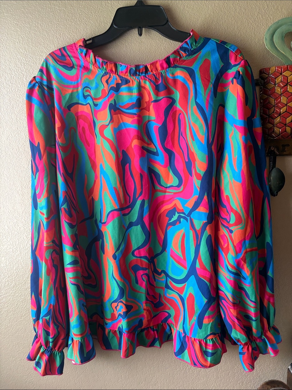 Bright colors eye catching dressy women’s long sleeve top